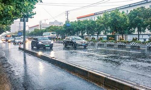 上海今天有暴雨预警吗_今天上海有暴雨吗